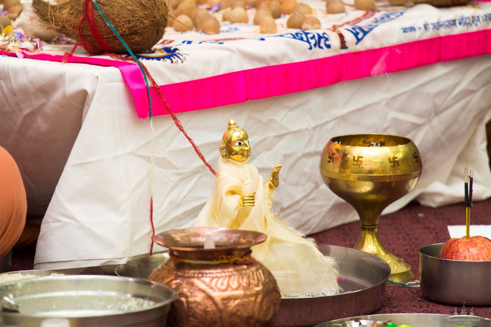 ©1987-2017 SKS Swaminarayan Temple East London